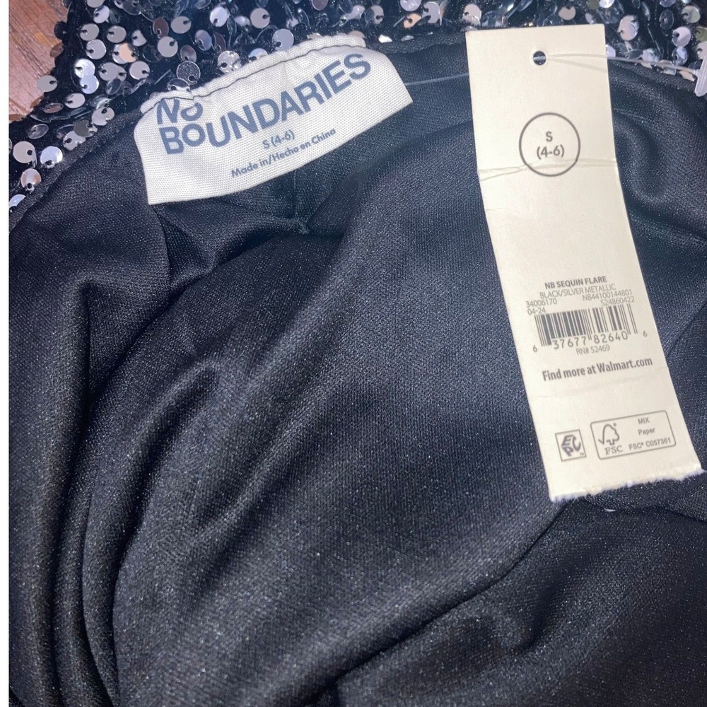 No Boundaries Womens Silver Sequin Flare Pants Black Metallic Bell Bottoms S 4-6 - Picture 3 of 7